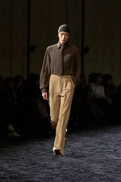 Look 30